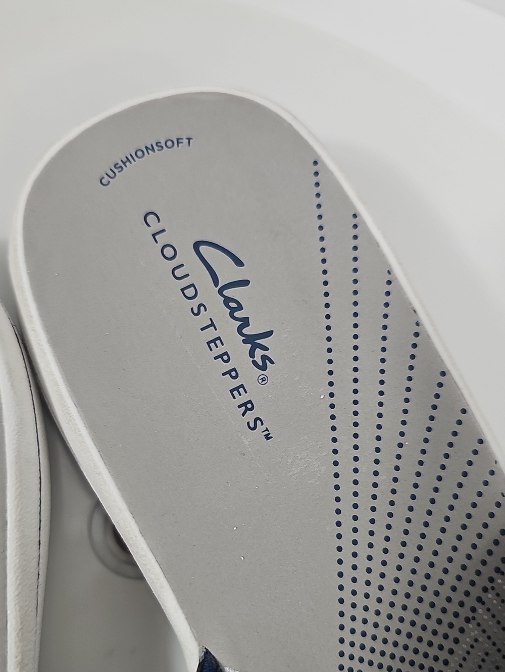 Clarks Cloudsteppers Brinkley Jazz Flip Flop Sandals Cushion Soft Navy 12 NWT - Picture 11 of 13